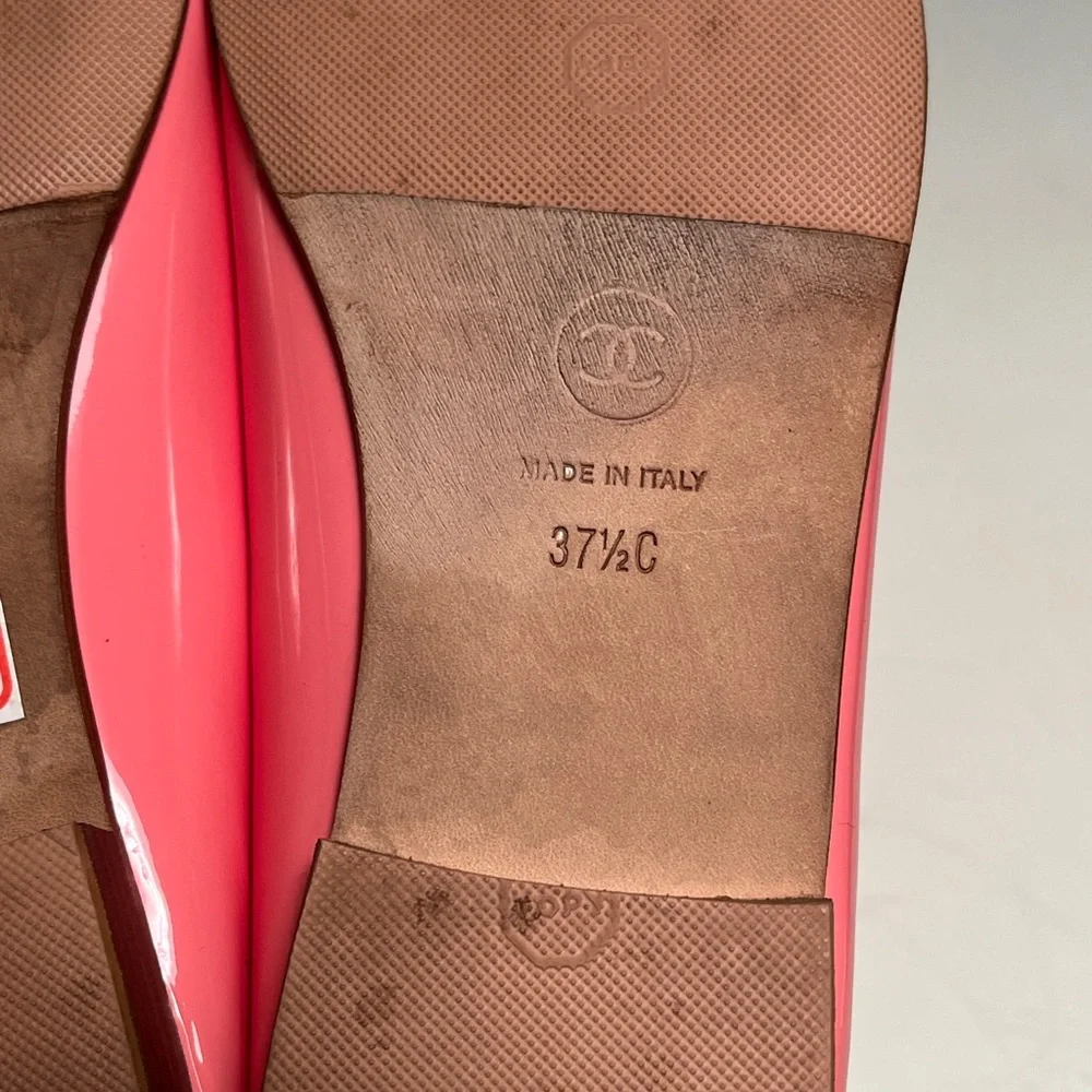 CHANEL Coral Pink Patent Leather Flats